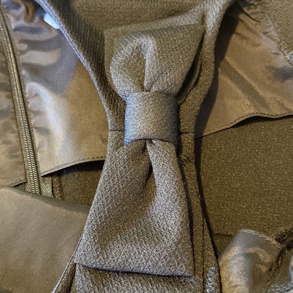 Trina Turk Aris Bow Cold Shoulder Black Dress Size S - Picture 7 of 10